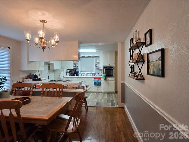 1326 26th Street SW, Hickory, NC 28602