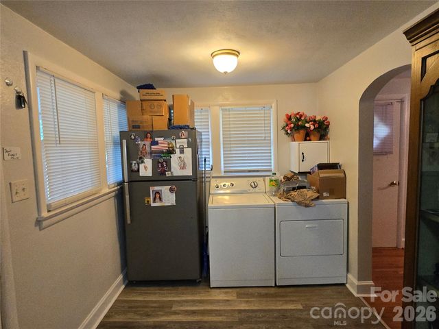 1326 26th Street SW, Hickory, NC 28602