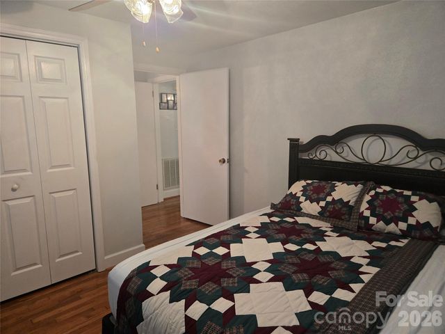 1326 26th Street SW, Hickory, NC 28602