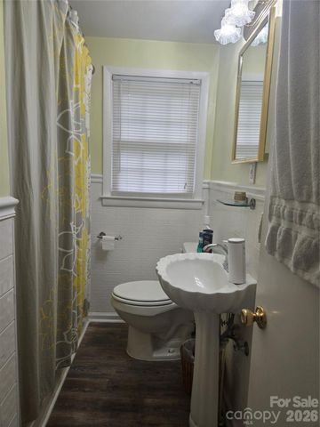 1326 26th Street SW, Hickory, NC 28602
