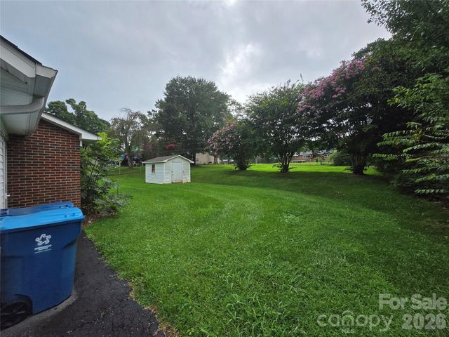 1326 26th Street SW, Hickory, NC 28602