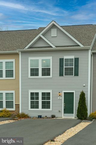 107 LOBLOLLY DR, Bunker Hill, WV 25413