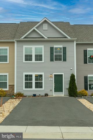 107 LOBLOLLY DR, Bunker Hill, WV 25413