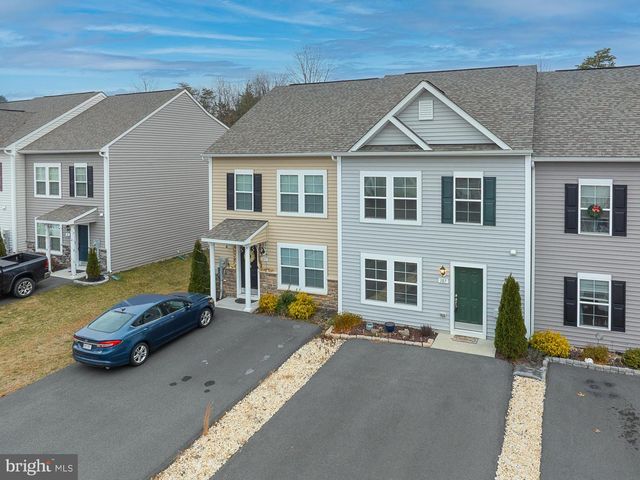 107 LOBLOLLY DR, Bunker Hill, WV 25413