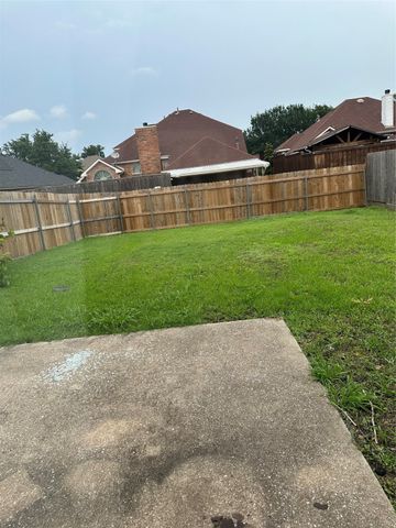 2604 Crystal Falls Drive, Mesquite, TX 75181