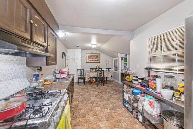 400 Leitch Ave, Sacramento, CA 95815