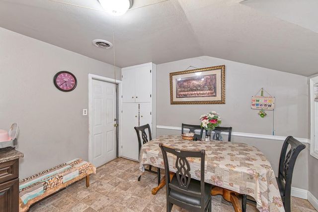 400 Leitch Ave, Sacramento, CA 95815