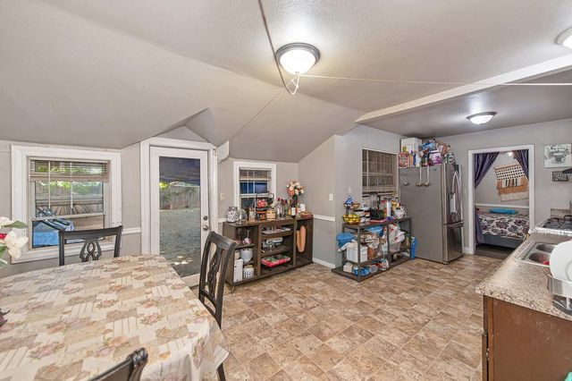 400 Leitch Ave, Sacramento, CA 95815