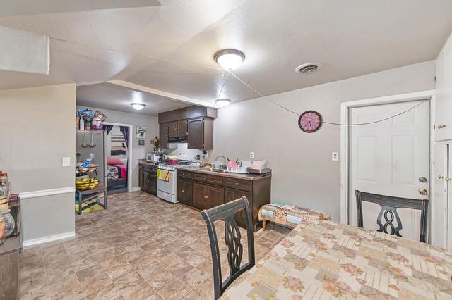 400 Leitch Ave, Sacramento, CA 95815