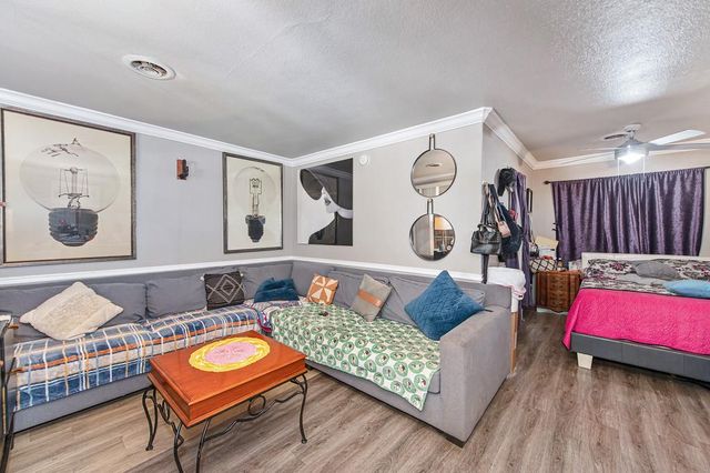 400 Leitch Ave, Sacramento, CA 95815