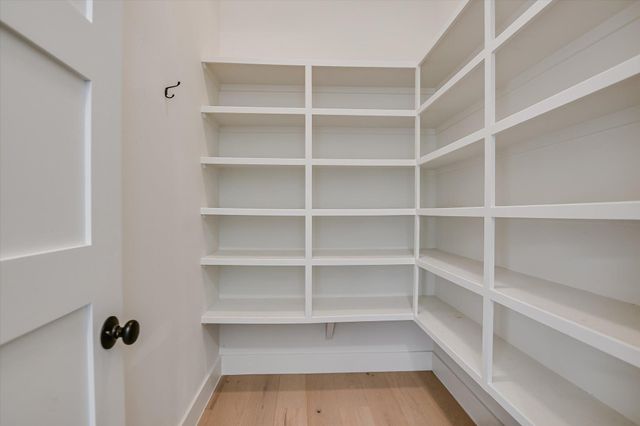 935 Wesley Ridge DR, Spicewood, TX 78669