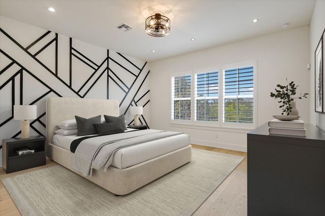 935 Wesley Ridge DR, Spicewood, TX 78669