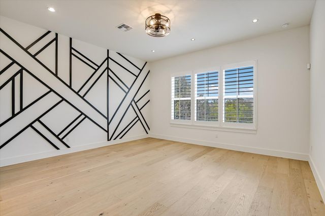 935 Wesley Ridge DR, Spicewood, TX 78669