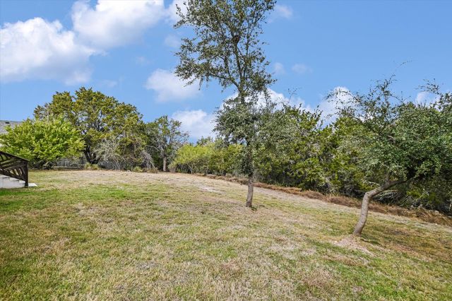 935 Wesley Ridge DR, Spicewood, TX 78669