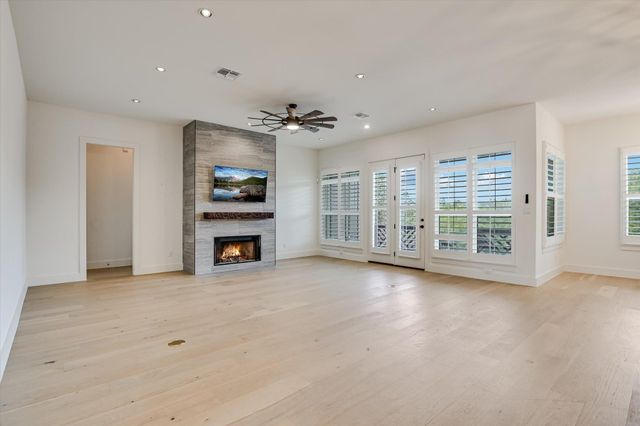 935 Wesley Ridge DR, Spicewood, TX 78669