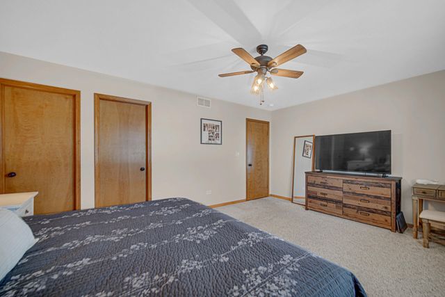 608 Sunflower Lane, Dyer, IN 46311