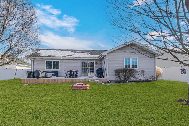 608 Sunflower Lane, Dyer, IN 46311