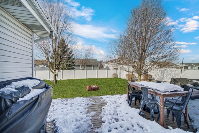 608 Sunflower Lane, Dyer, IN 46311