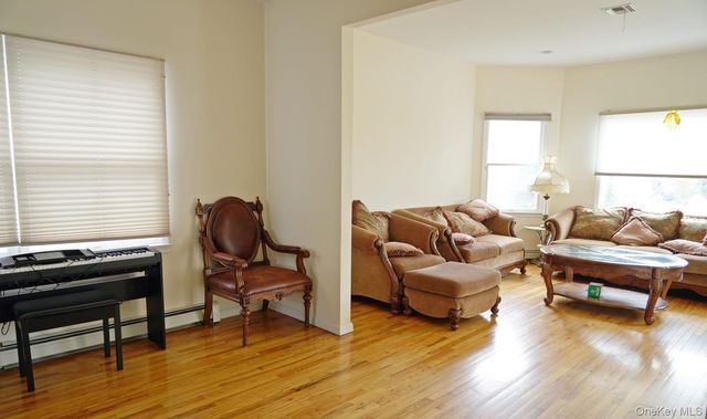 111 Fulton Avenue, Garden City Park, NY 11040