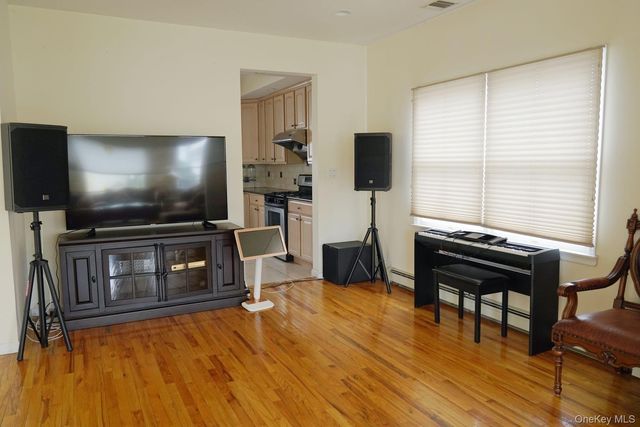 111 Fulton Avenue, Garden City Park, NY 11040