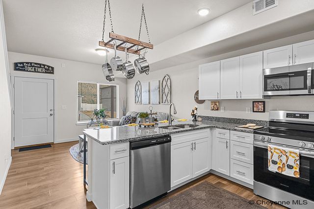 1533 ELSIE-JEAN TRL, Cheyenne, WY 82007