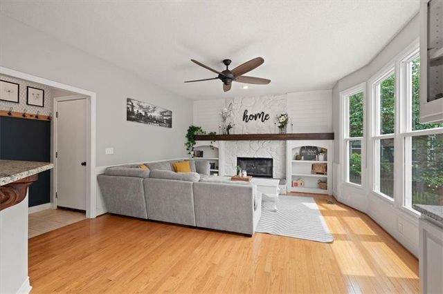 8501 W 149th Terrace, Overland Park, KS 66223
