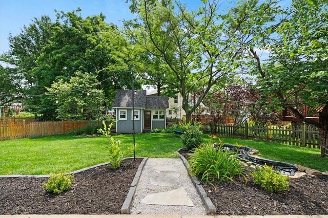 8501 W 149th Terrace, Overland Park, KS 66223