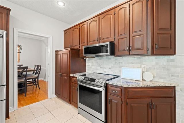 8501 W 149th Terrace, Overland Park, KS 66223