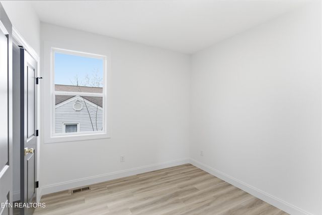 324 N Chilhowee Drive, Knoxville, TN 37914