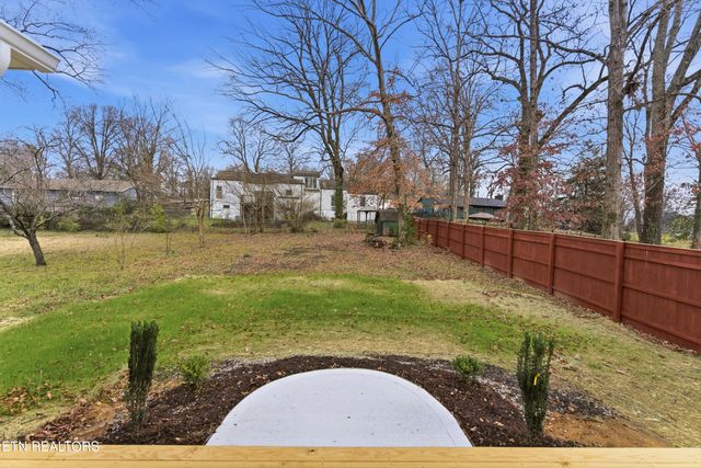 324 N Chilhowee Drive, Knoxville, TN 37914