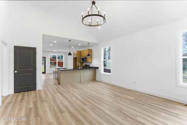 324 N Chilhowee Drive, Knoxville, TN 37914