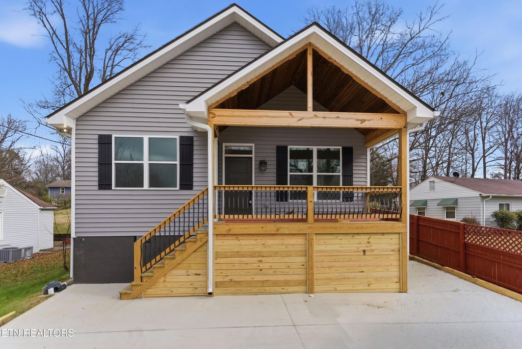 324 N Chilhowee Drive, Knoxville, TN 37914