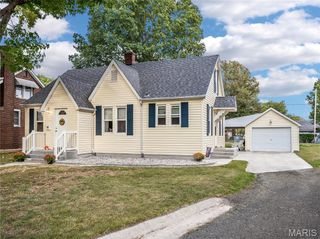 1615 Maple Street, Highland, IL 62249