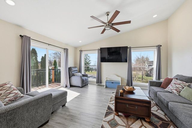 7134 N Tichigan ROAD, Waterford, WI 53185