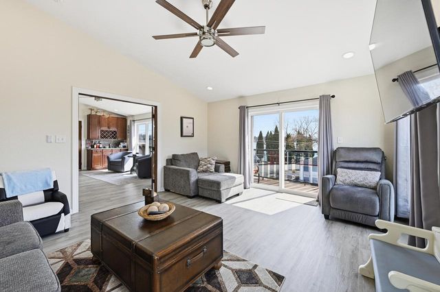 7134 N Tichigan ROAD, Waterford, WI 53185