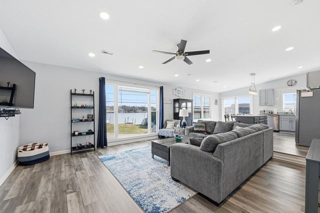 7134 N Tichigan ROAD, Waterford, WI 53185