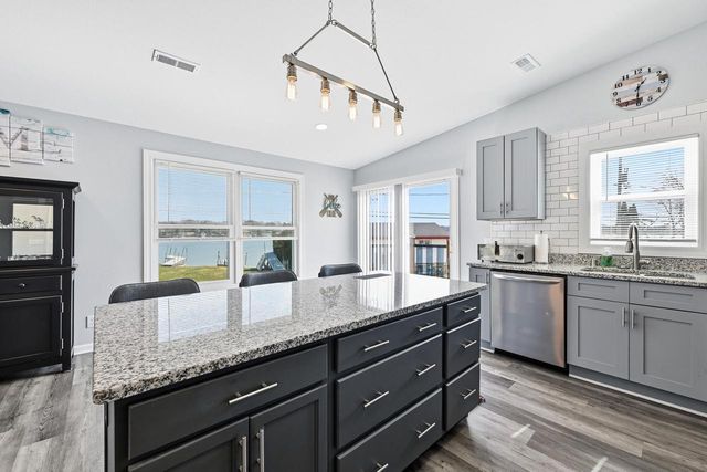 7134 N Tichigan ROAD, Waterford, WI 53185