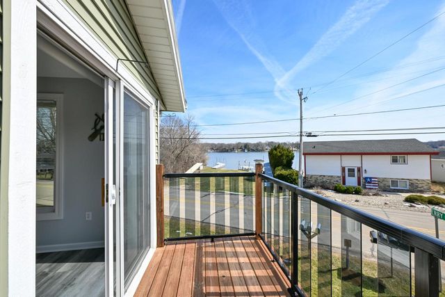 7134 N Tichigan ROAD, Waterford, WI 53185