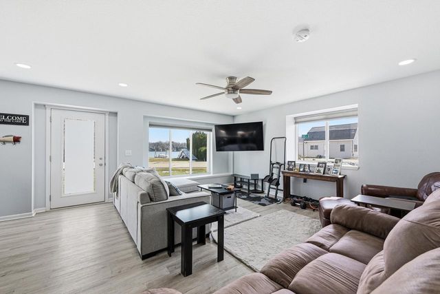 7134 N Tichigan ROAD, Waterford, WI 53185