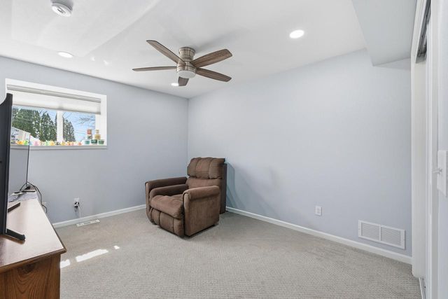 7134 N Tichigan ROAD, Waterford, WI 53185