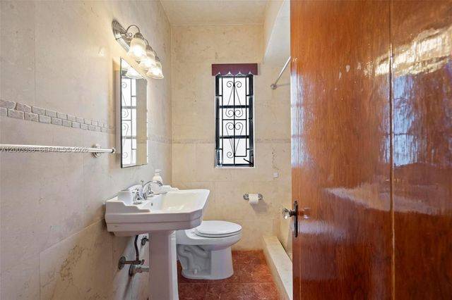 1879 SW 16th St, Miami, FL 33145