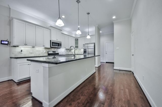 5337 Kansas Street D, Houston, TX 77007