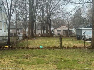 15933 Dalby, Redford, MI 48239