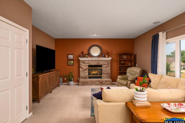 5127 N 137 Avenue, Omaha, NE 68164