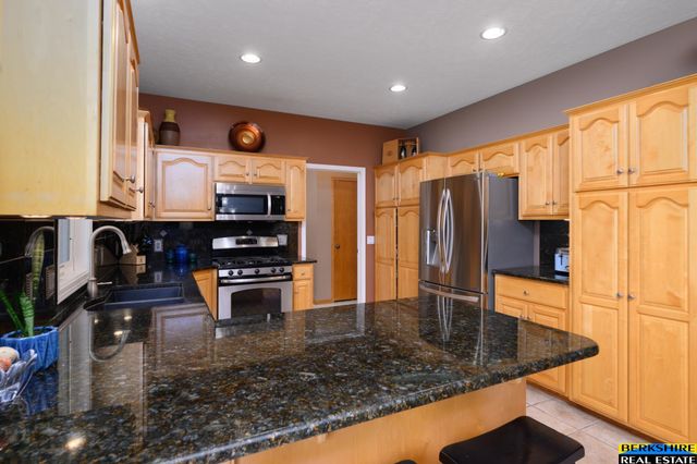 5127 N 137 Avenue, Omaha, NE 68164