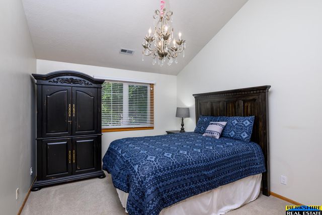 5127 N 137 Avenue, Omaha, NE 68164