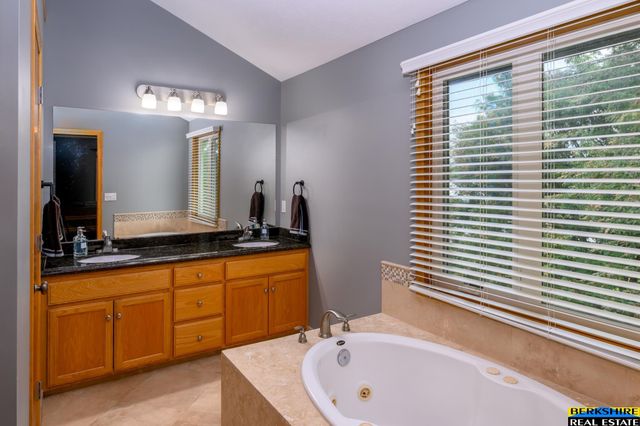 5127 N 137 Avenue, Omaha, NE 68164