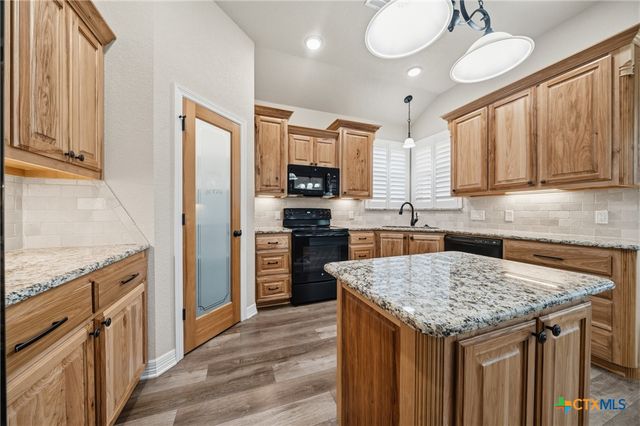 109 Northern Avenue, Gatesville, TX 76528