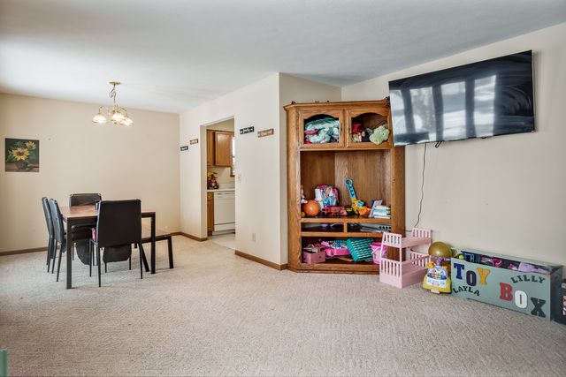 136 Harvest Glenn Drive, Davis Junction, IL 61020