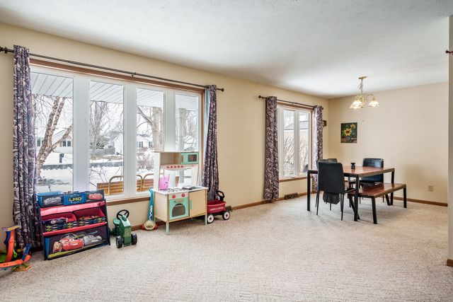 136 Harvest Glenn Drive, Davis Junction, IL 61020